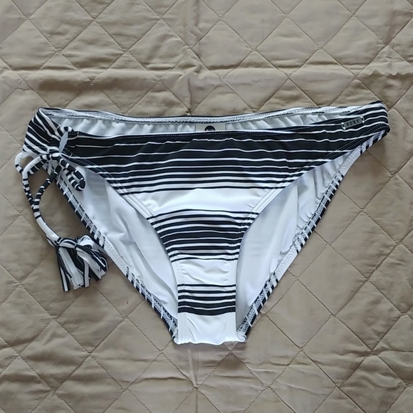Roxy Other - 4/$20🎊 Roxy bikini bottom